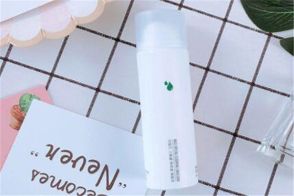 敏感肌膚護(hù)膚品排行榜 舒緩敏感，修復(fù)肌膚屏障必選
